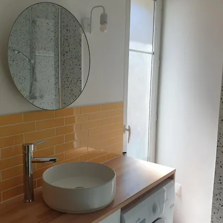 Between Les Batignolles And Montmartre Apartment *